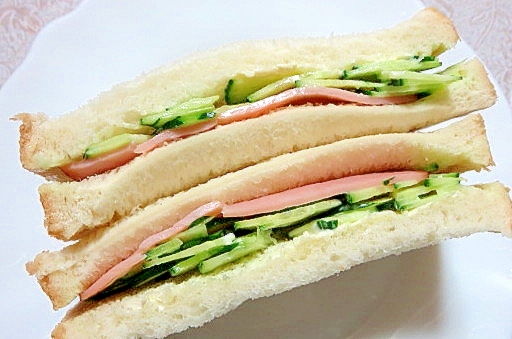 ハム胡瓜のサンドイッチ