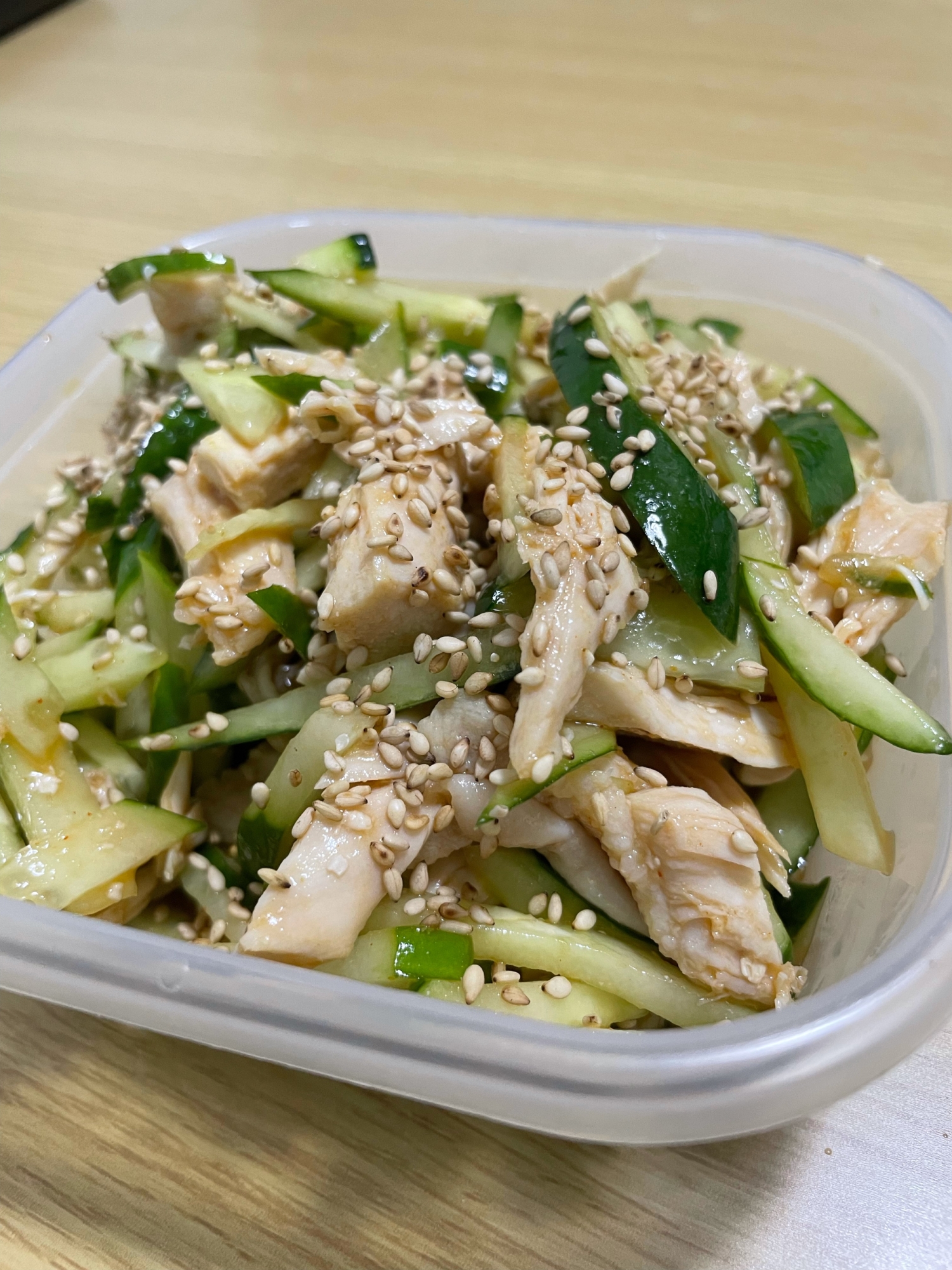 レンジで3分！きゅうりと鶏むね肉の甘辛さっぱり合え