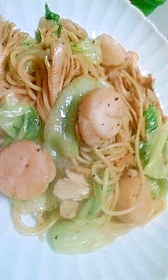 ホタテとレタスのパスタ