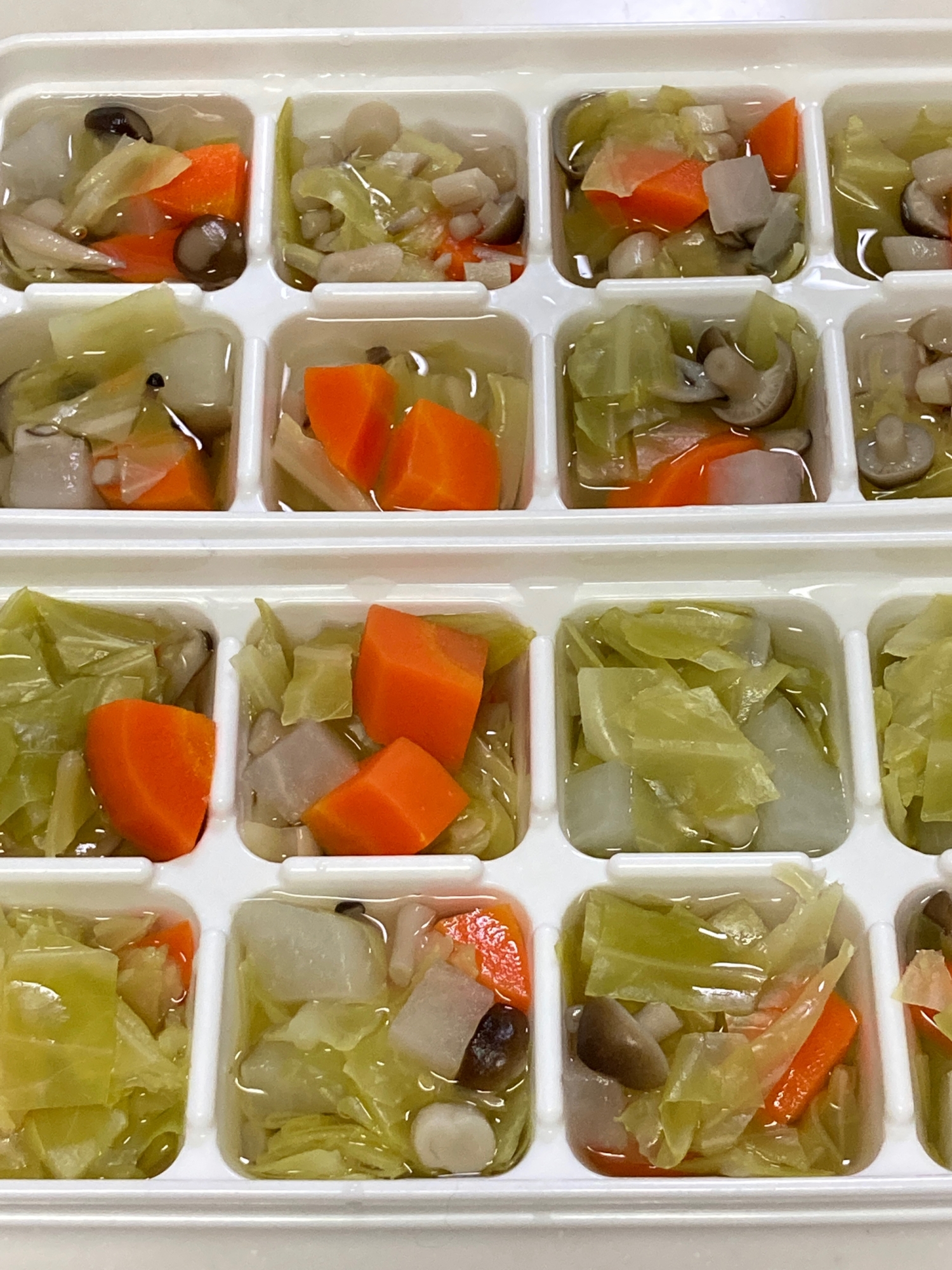 離乳食・幼児食　冷凍ストック　野菜スープ