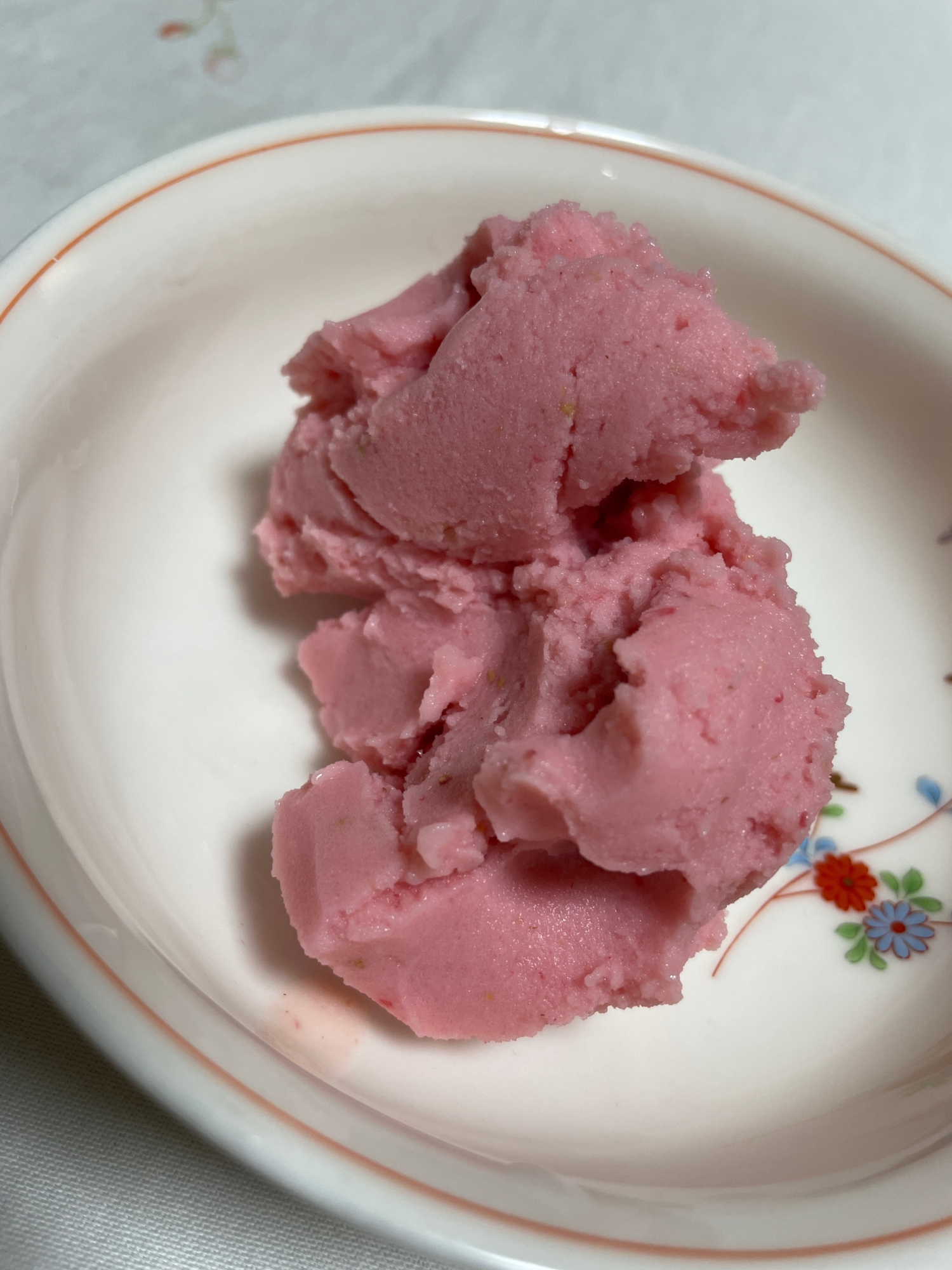苺と蜂蜜のアイスクリーム