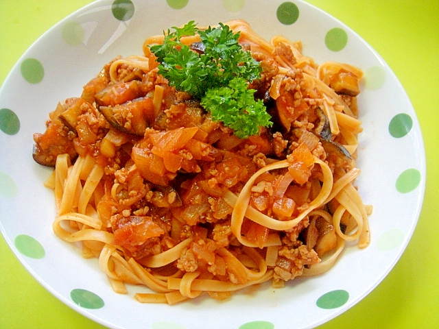 茄子とひき肉のケチャップパスタ