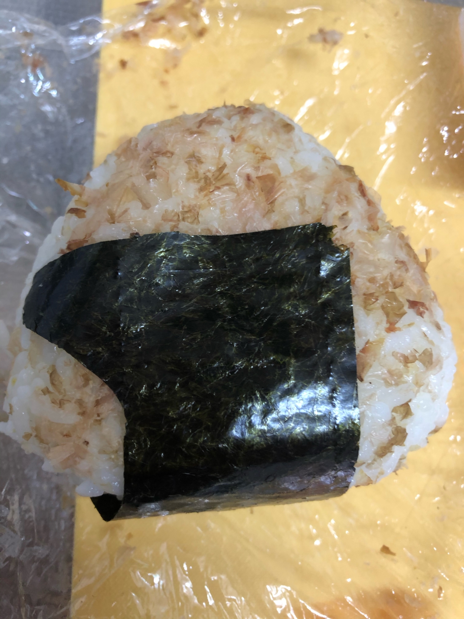 お弁当にもどうぞ♪タラコの鰹まぶしおにぎり