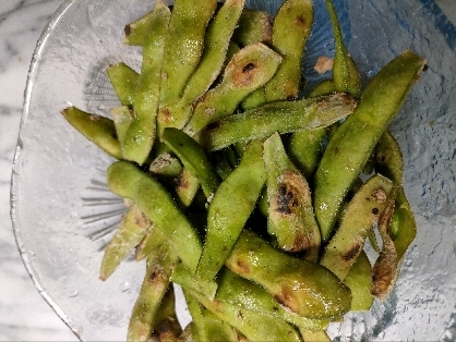 ホクホク！フライパンで焼き枝豆！