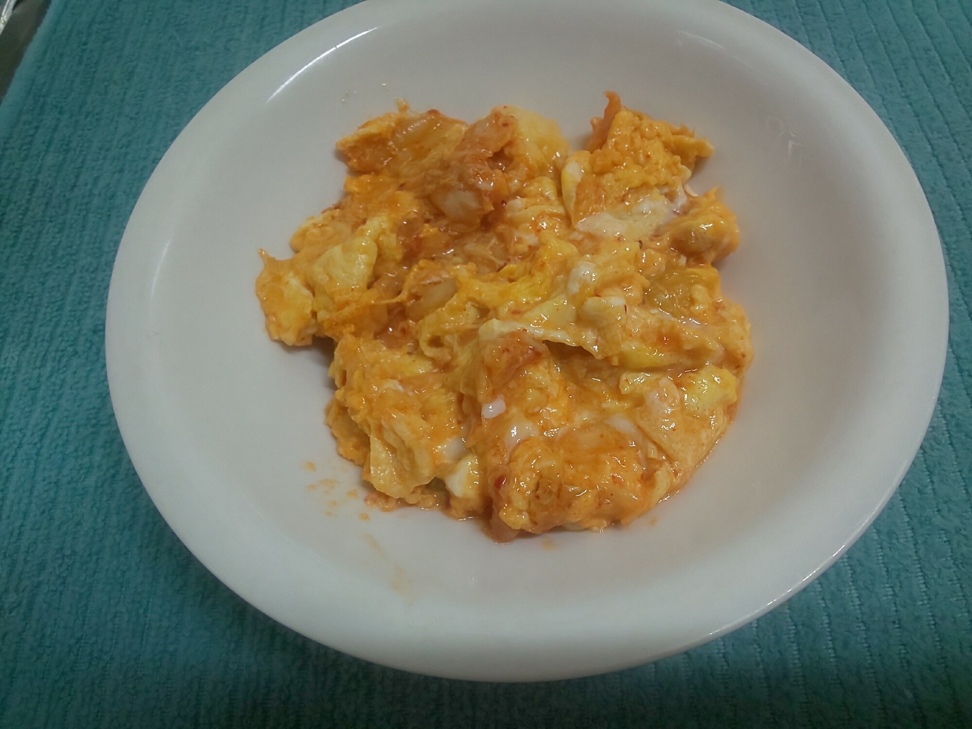 キムチとチーズで♪スクランブルエッグ レシピ・作り方 by ハトリーナ｜楽天レシピ