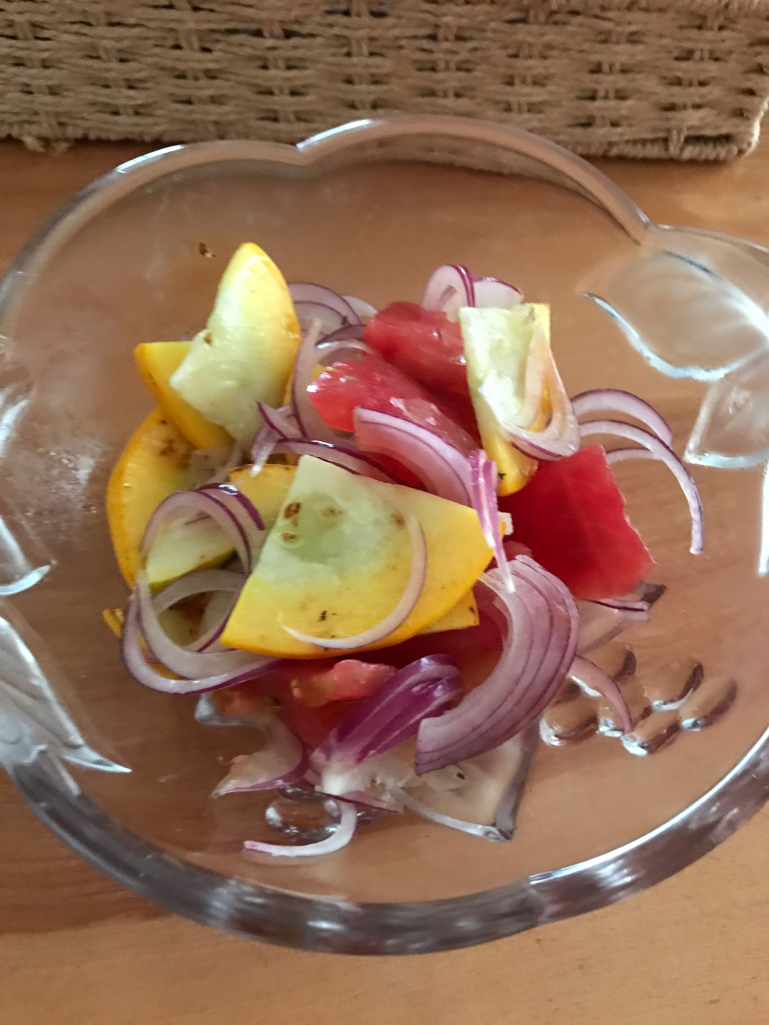 ズッキーニとトマト 紫玉ねぎのサラダ レシピ 作り方 By ボンド子 楽天レシピ ズッキーニとトマト 紫玉ねぎのサラダ レシピ 作り方 By ボンド子 楽天レシピ