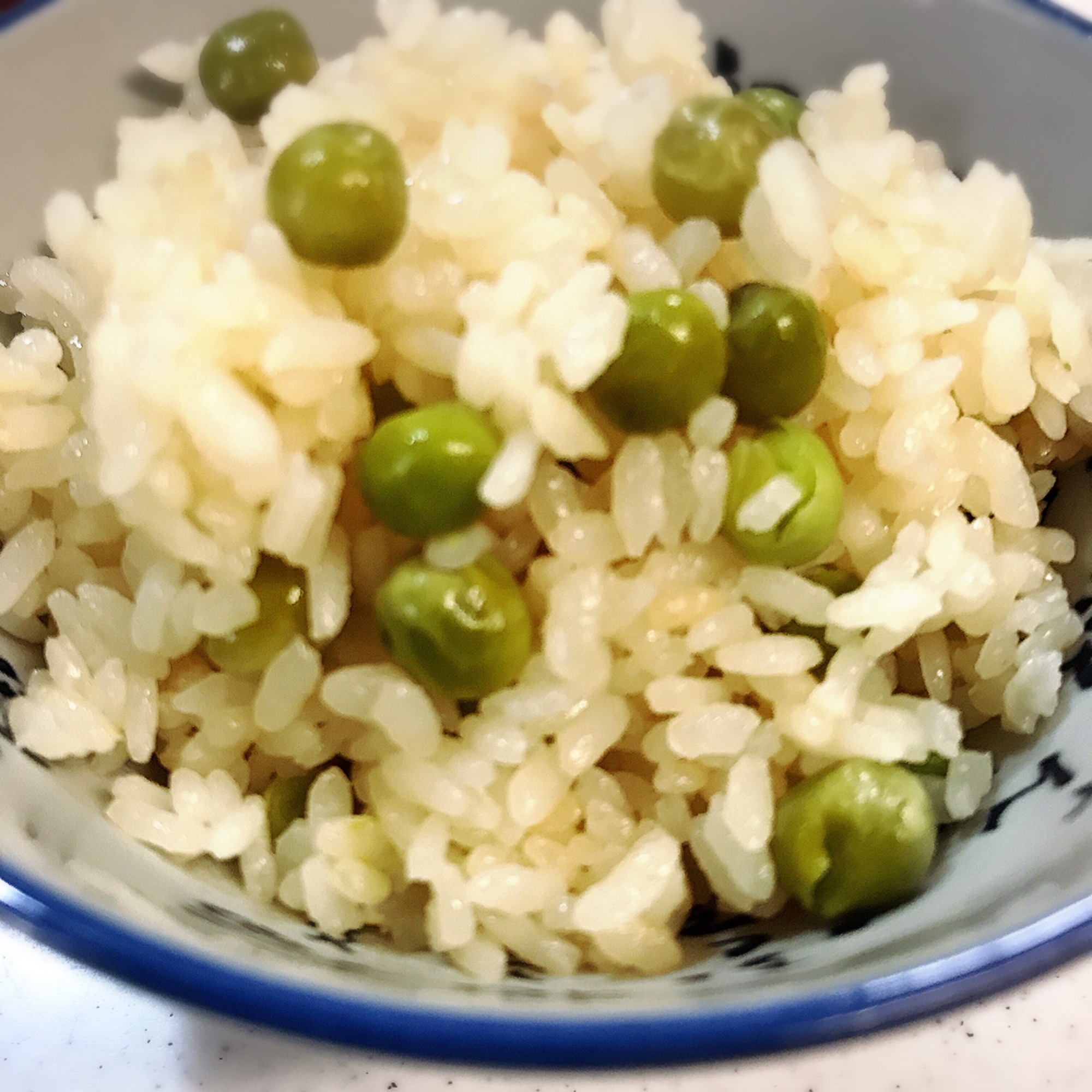 冷凍グリンピースで作る！豆ごはん