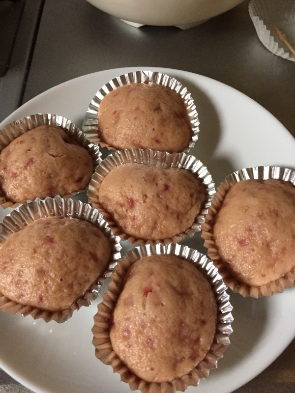 フライパンで簡単 苺蒸しパン 子供のおやつに レシピ 作り方 By ズボラ ママ 楽天レシピ フライパンで簡単 苺蒸しパン 子供のおやつに レシピ 作り方 By ズボラ ママ 楽天レシピ