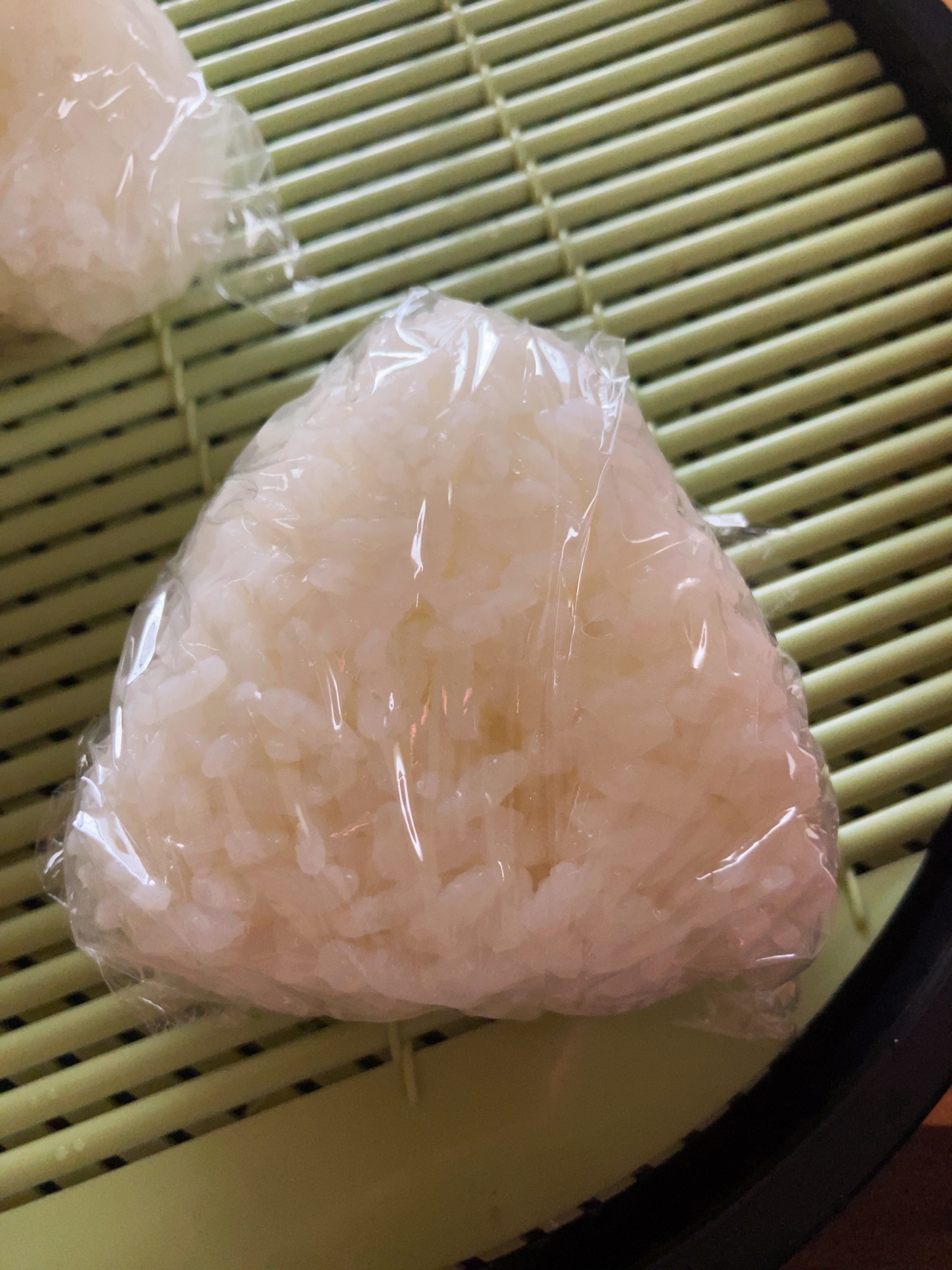 ねり梅と焼き梅干しのおにぎり レシピ 作り方 By 桜 咲子 楽天レシピ ねり梅と焼き梅干しのおにぎり レシピ 作り方 By 桜 咲子 楽天レシピ