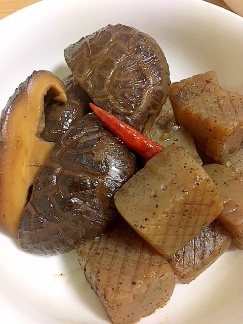 煮物 ヘルシー♪こんにゃくと椎茸のピリ辛煮 レシピ・作り方 by ayatoy