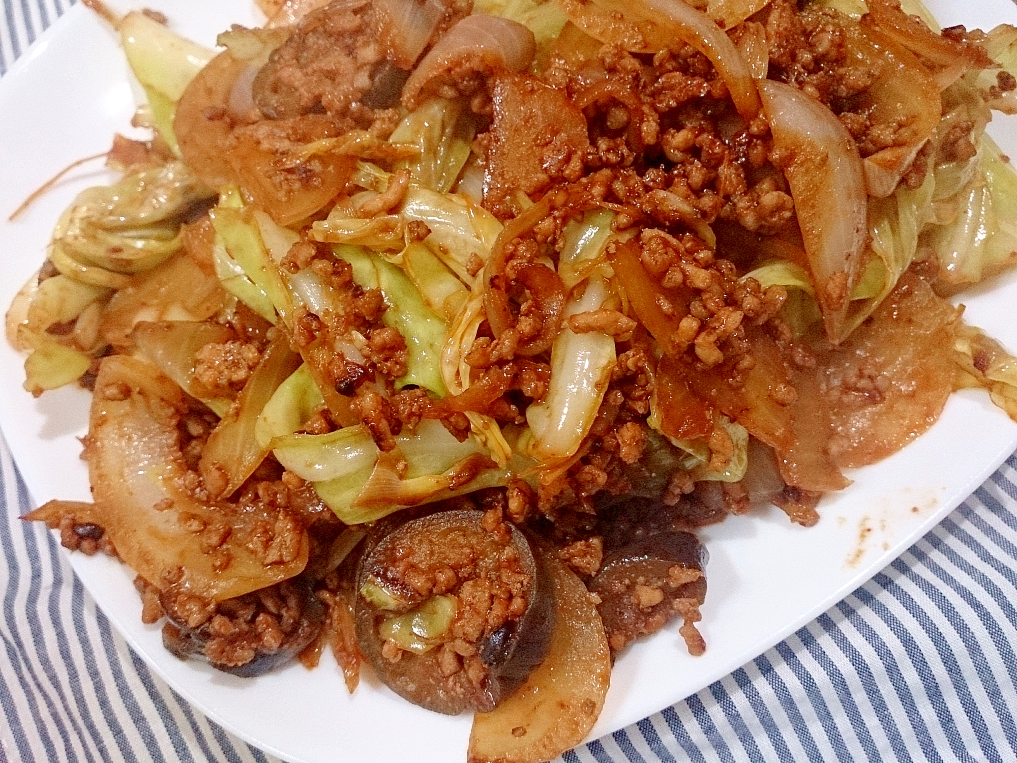 豚の挽き肉と茄子と玉ねぎの味噌炒め