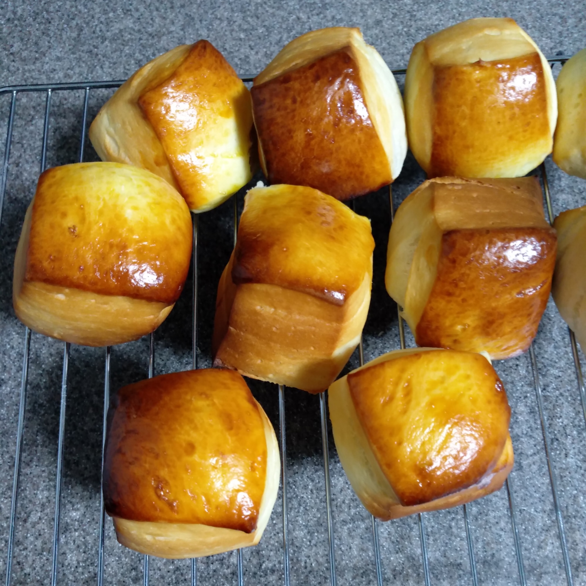 ほぼこねない！ふんわりミルクパン レシピ・作り方 by モチスケ - 楽天