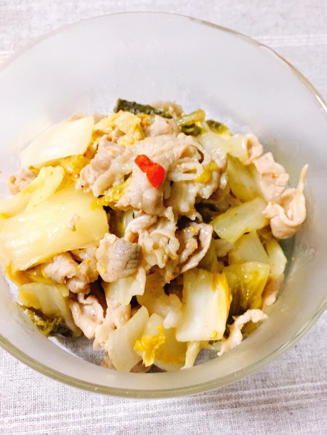 白ごはんに合う♪白菜漬けと豚肉の炒め物