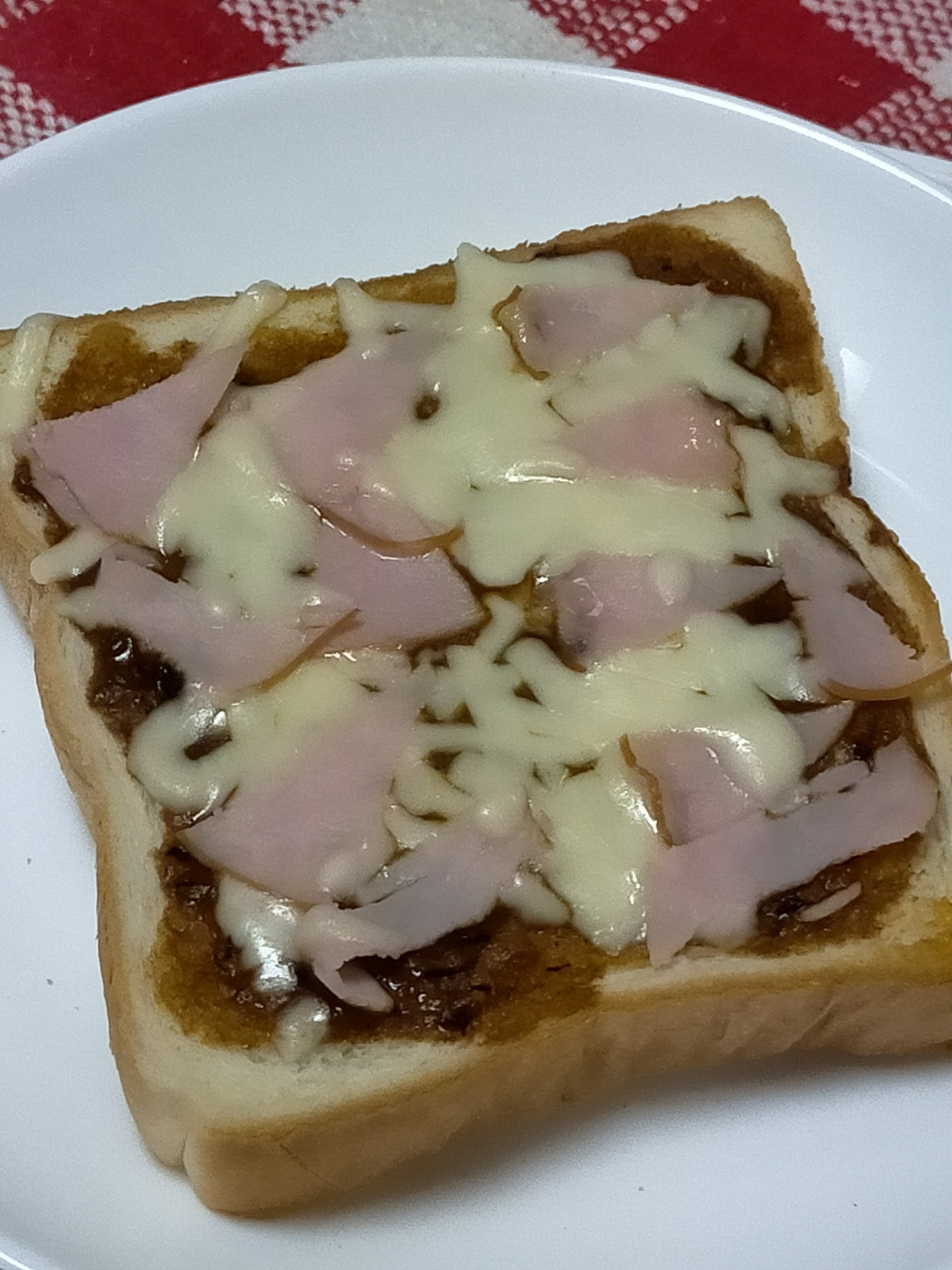 カレールー☆リメイク♪チーズとハムのトースト♡
