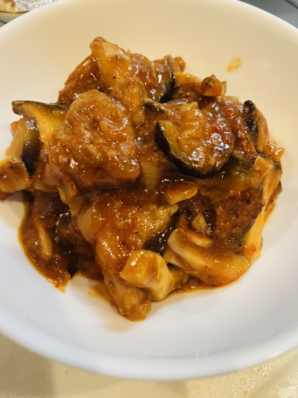 鶏肉と大豆と野菜とモッツァレラチーズのトマト煮