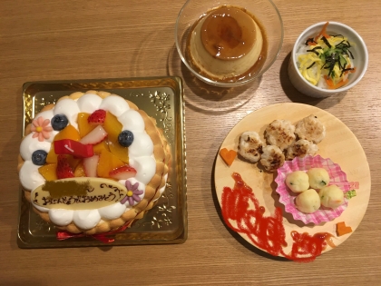 メニュー！！とても参考になりました♡
ちらし寿司はお粥に具材を飾りました。
子どももパクパク手づかみで食べれるのがよかったです☆
また作りたいと思います。
