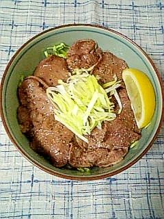 ネギ塩牛タン丼 レシピ 作り方 By ティア アスラン 楽天レシピ ネギ塩牛タン丼 レシピ 作り方 By ティア アスラン 楽天レシピ