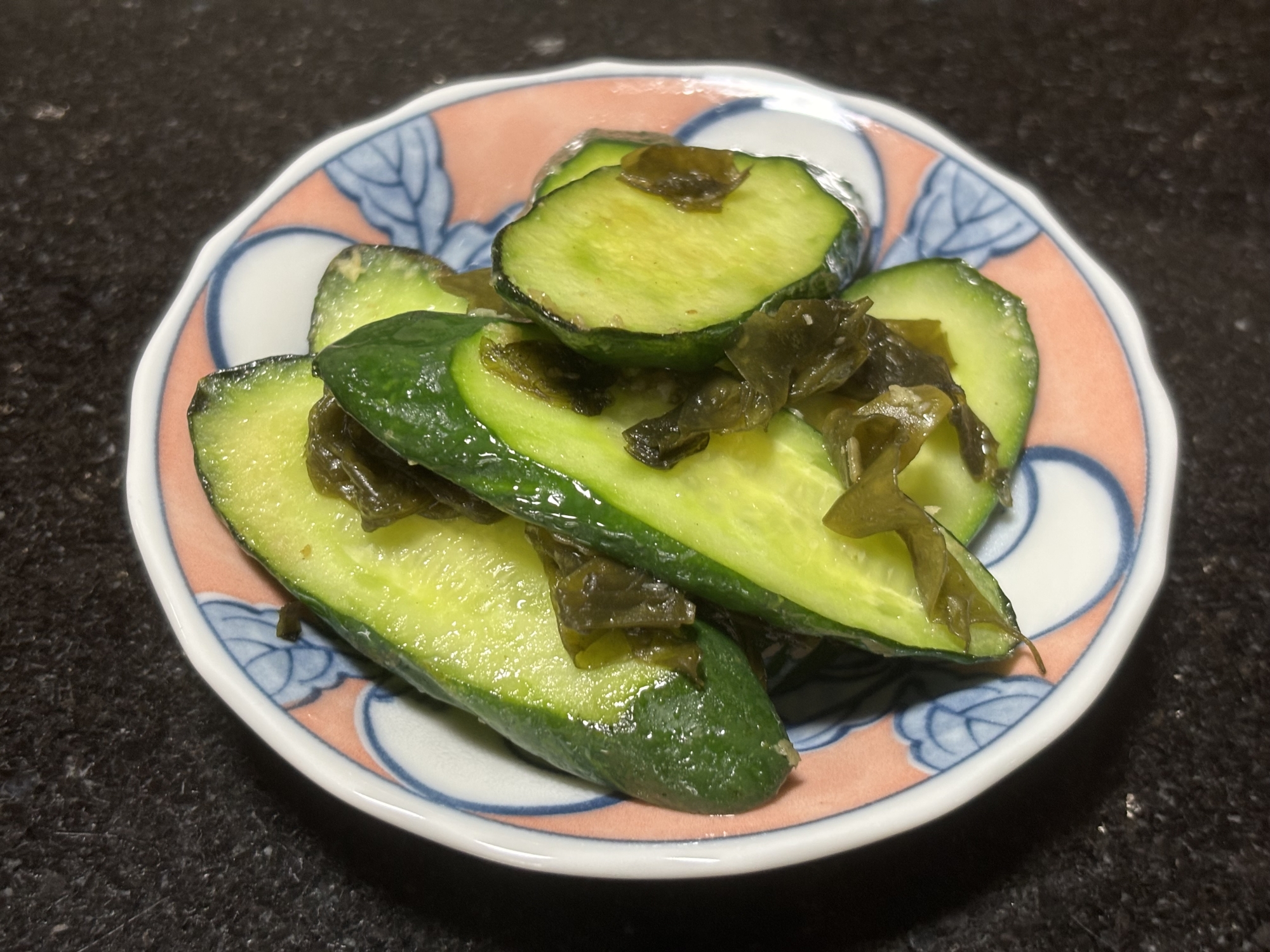 干しきゅうりとワカメの炒め物