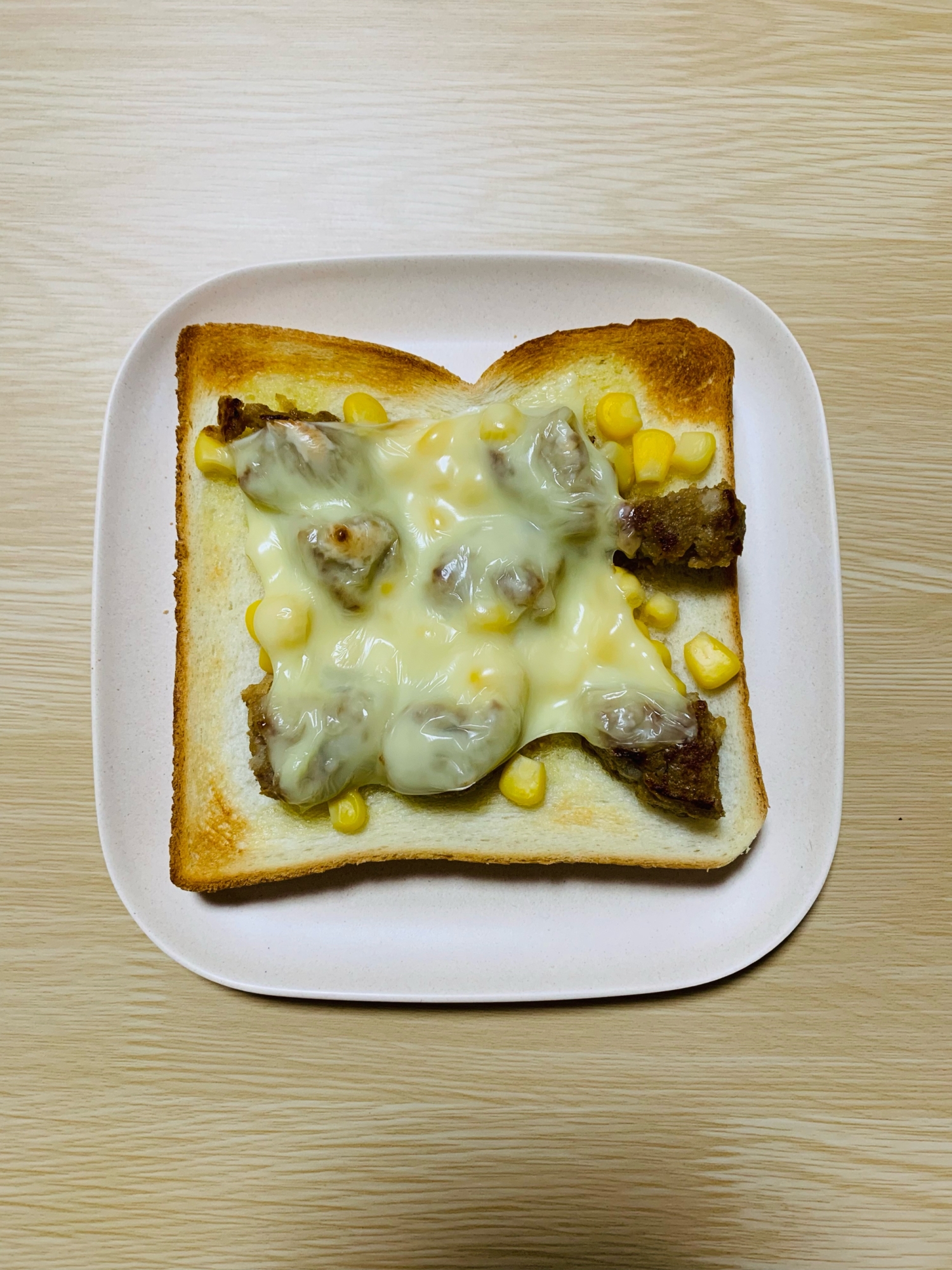 リメイク♪トースト♡ハンバーグ・コーン・チーズ