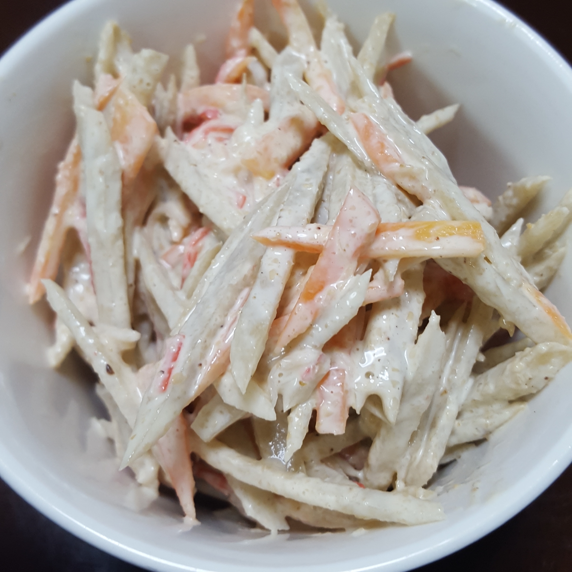 ゴボウとカニカマのサラダ