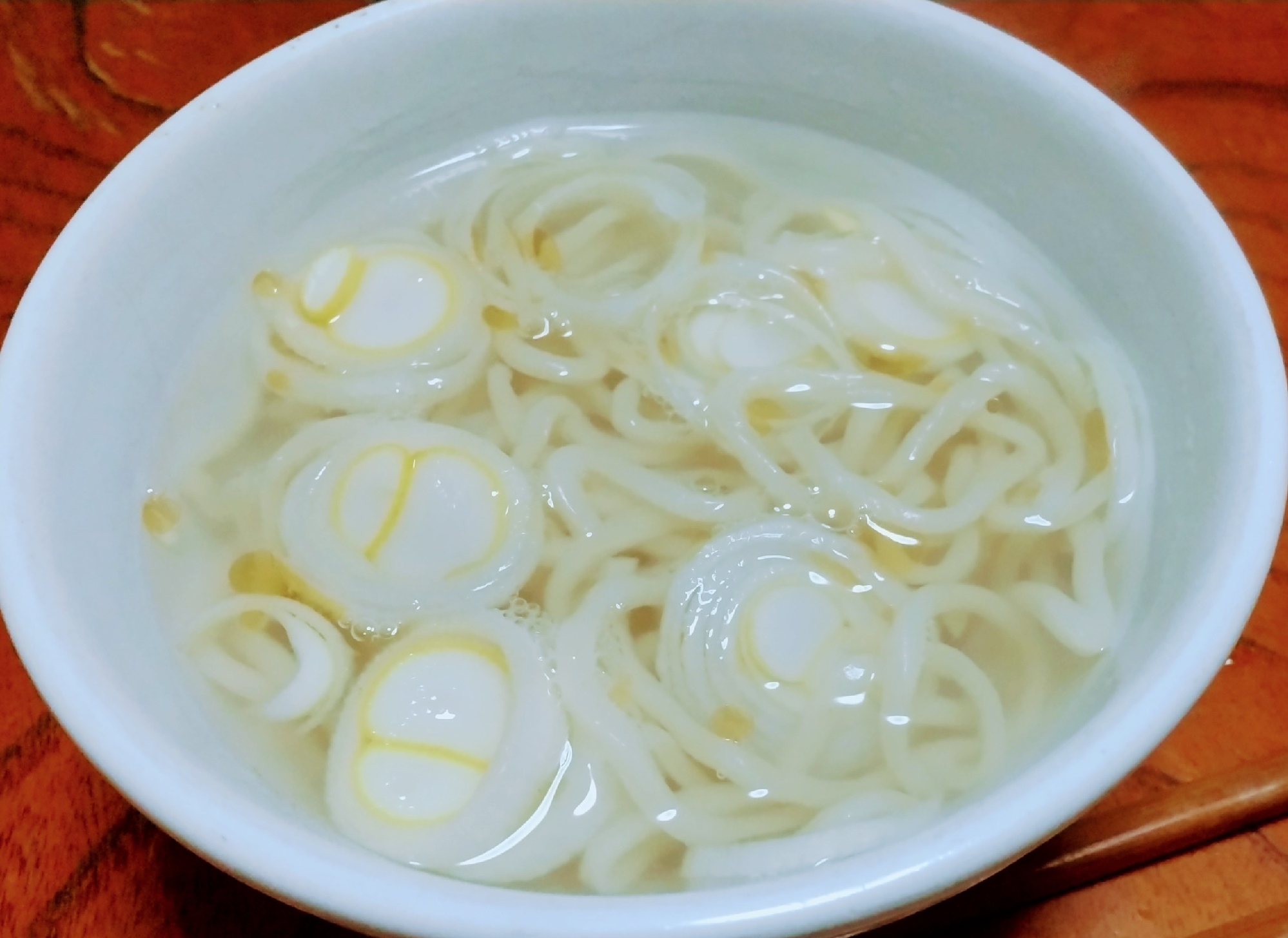 夜食に♪透明スープの鶏がらダシうどん！