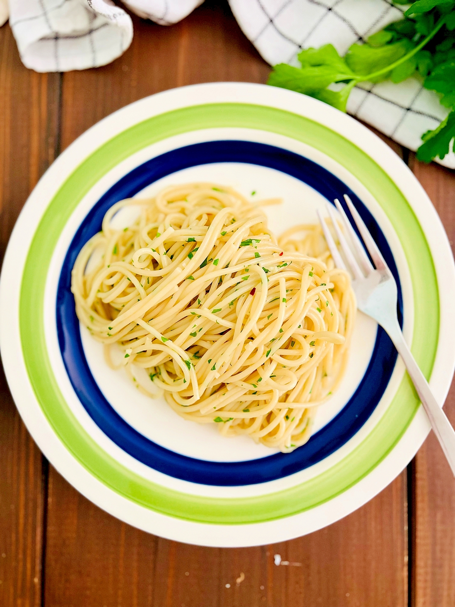 スパゲッティ　アーリオ・イ・オーリオ