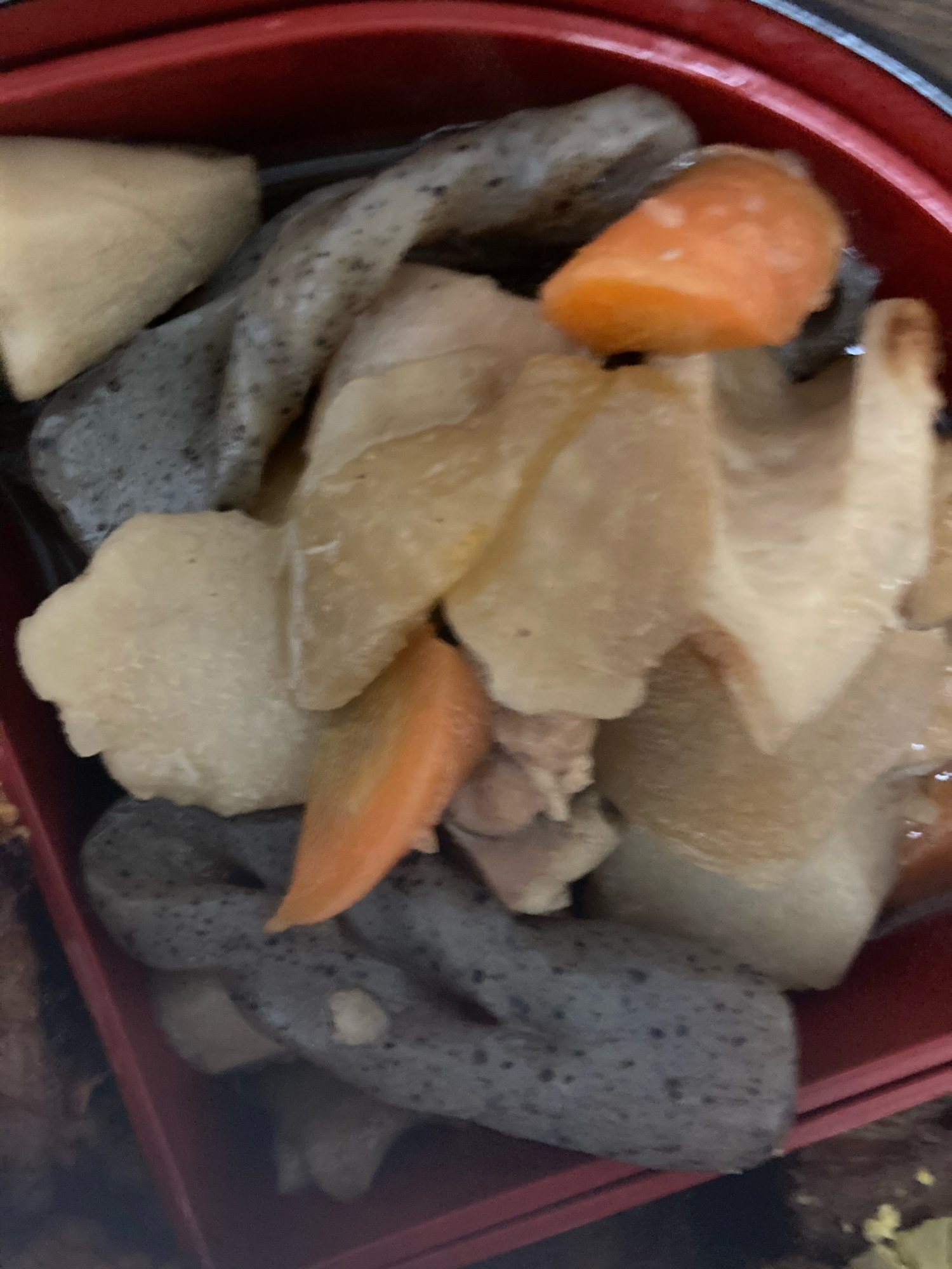 こんにゃくと大根の煮物