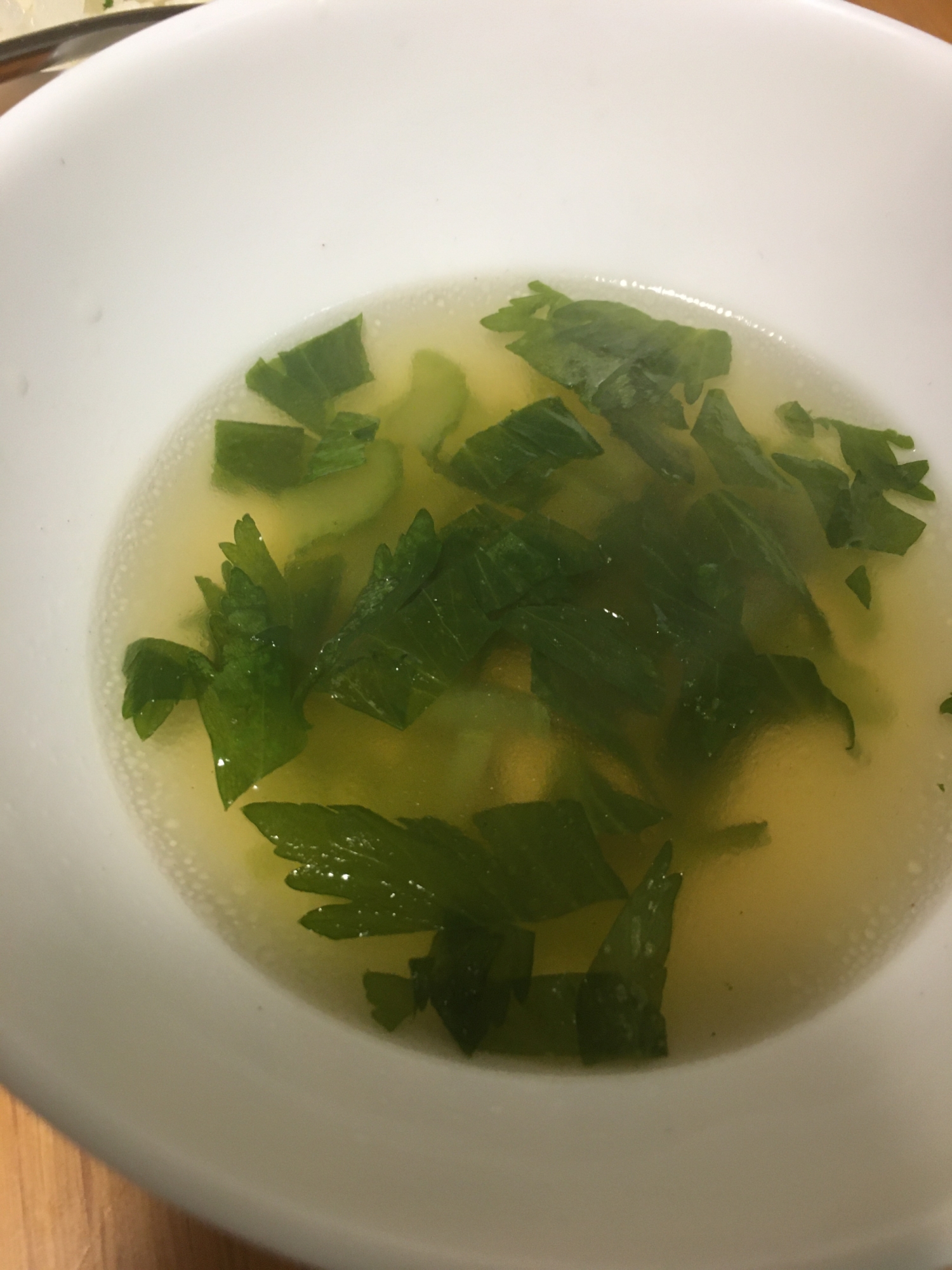 子供も食べたよ！セロリの中華スープ