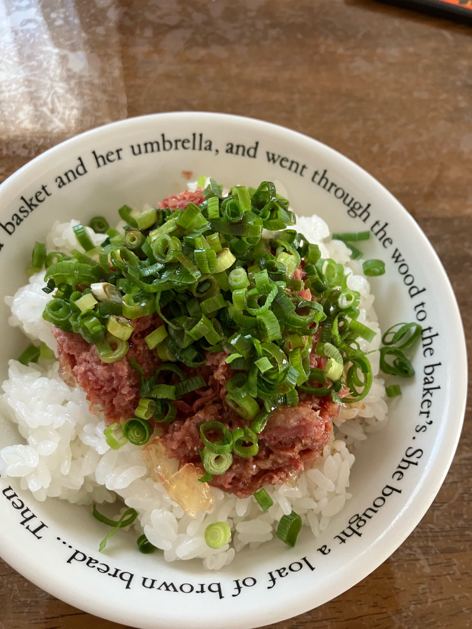 コンビーフ 丼