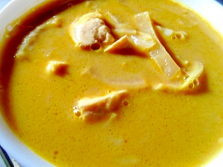 鶏胸肉ときゃべつと玉ねぎのカレーミルクスープ
