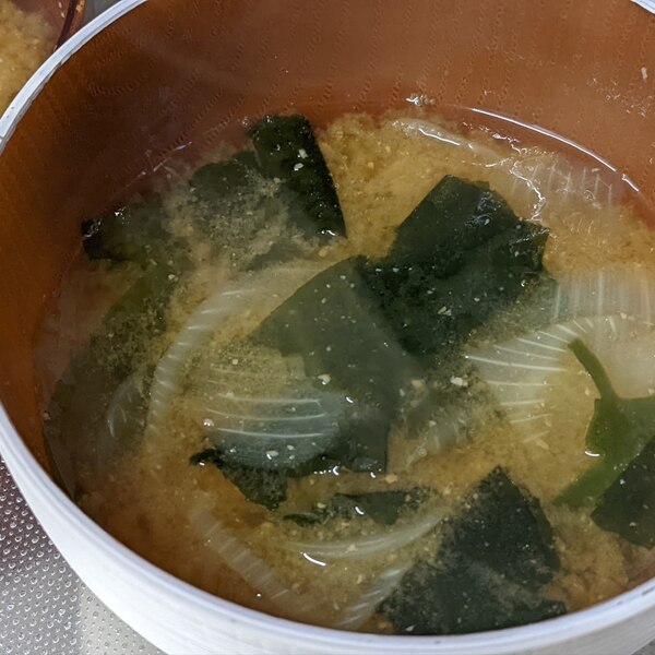 朝味噌汁 わかめと玉ねぎのお味噌汁 レシピ 作り方 By 月のおと 楽天レシピ 朝味噌汁 わかめと玉ねぎのお味噌汁 レシピ 作り方 By 月のおと 楽天レシピ