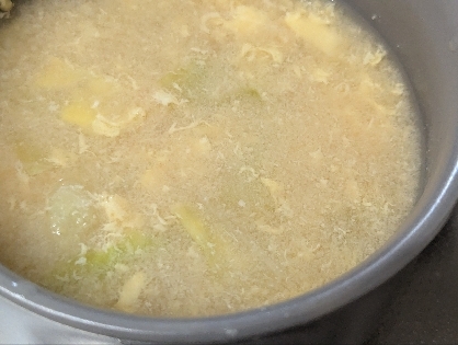 キャベツと卵の味噌汁
