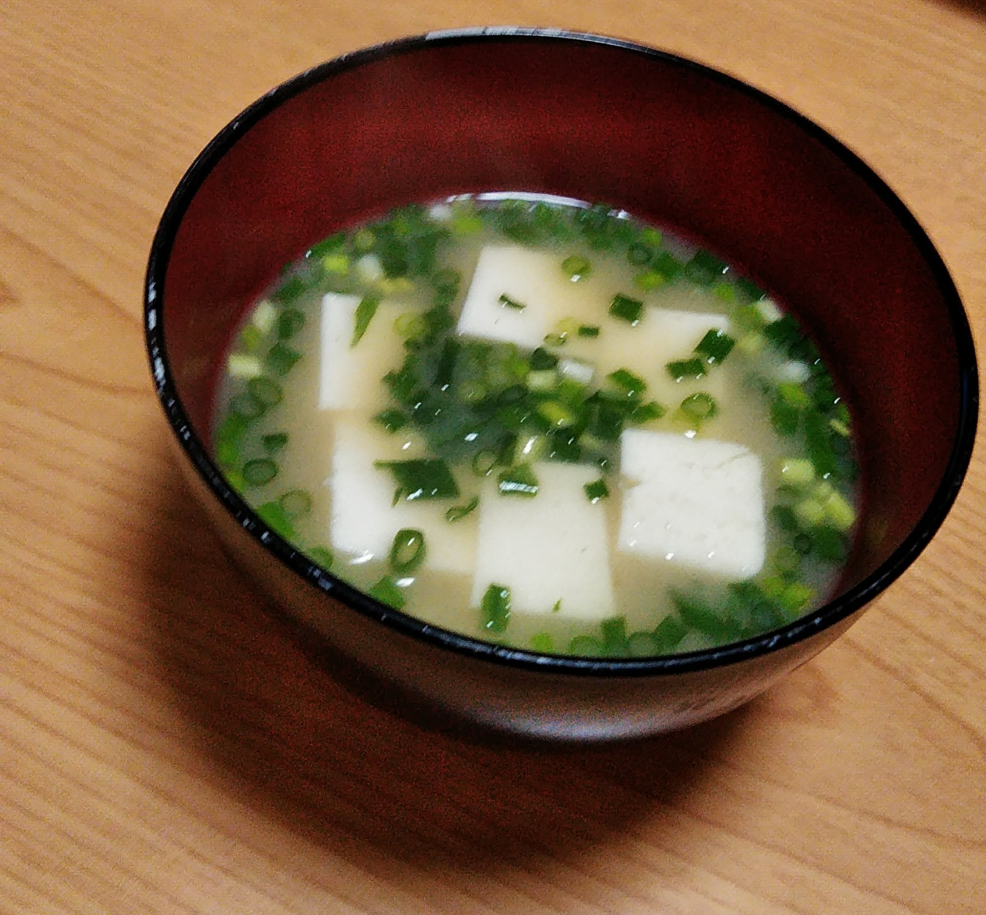 豆腐と小ネギの味噌汁