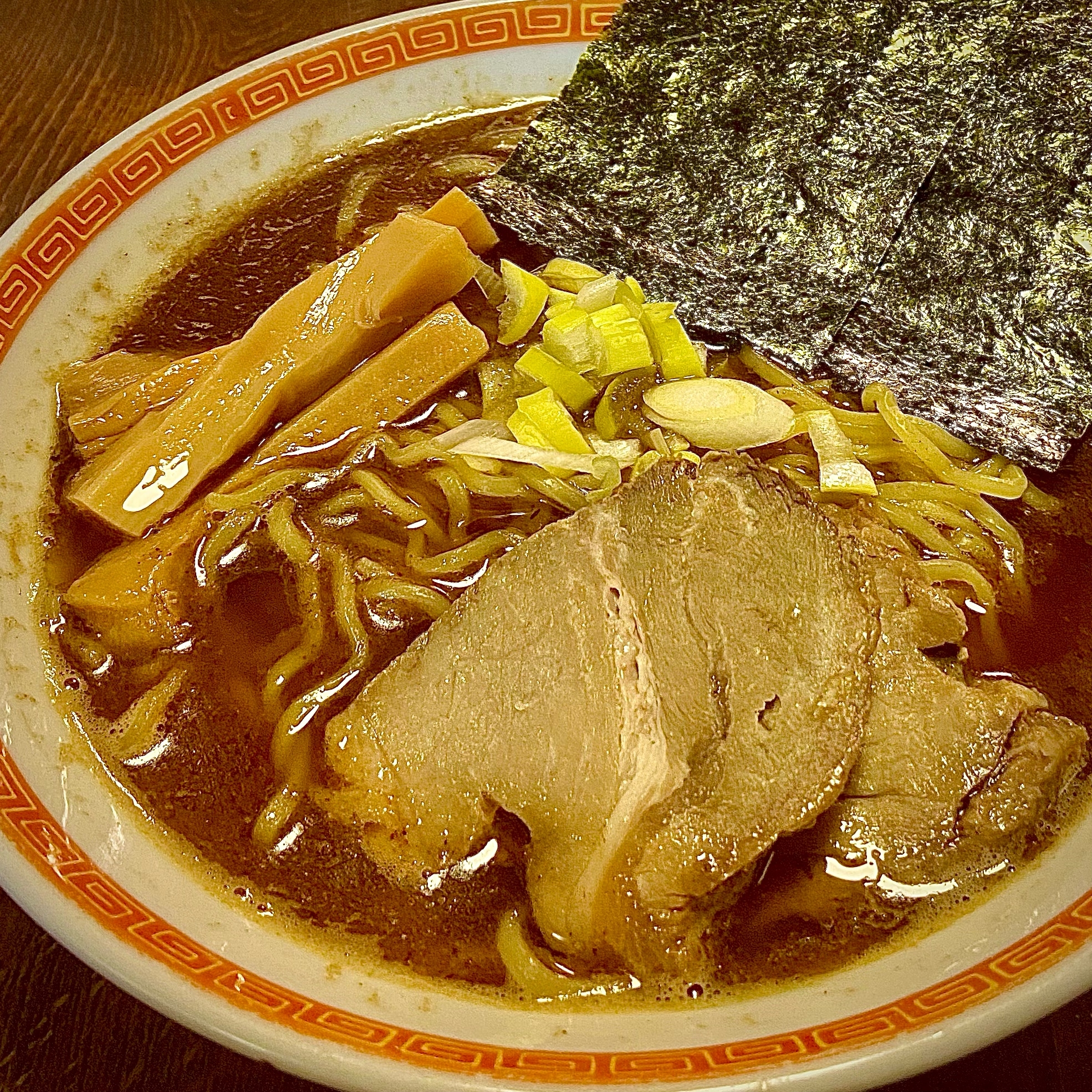 香味油の甘み！魚のコク！調味料だけで煮干しラーメン