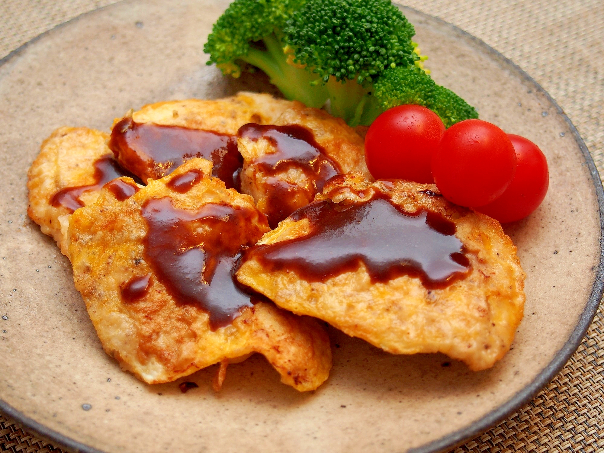 簡単節約!鶏むね肉のしっとりふっくらピカタ風