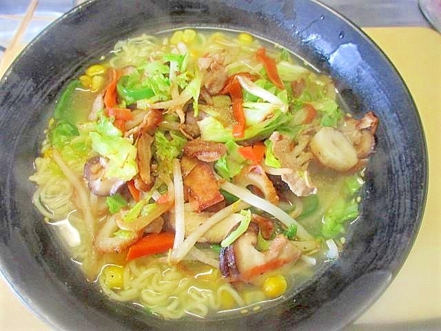 野菜たっぷりインスタント塩ラーメン