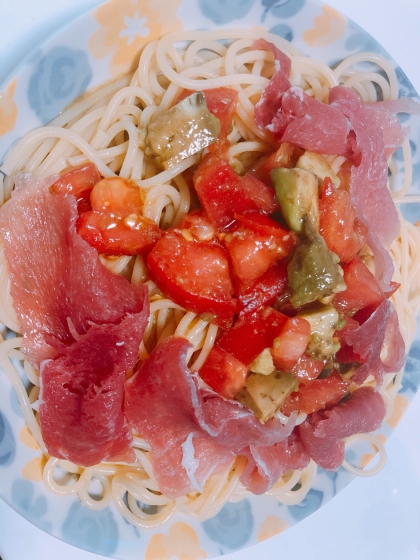 麺つゆで！トマトとアボガドの冷たいカッペリーニ☆