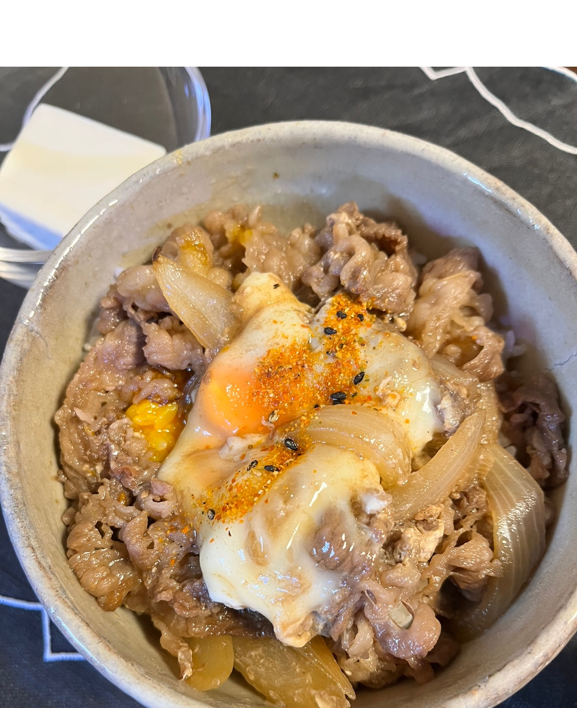 とろ〜り落とし卵牛丼