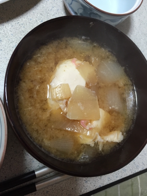 干しエビと玉ねぎ(冷凍)のお味噌汁