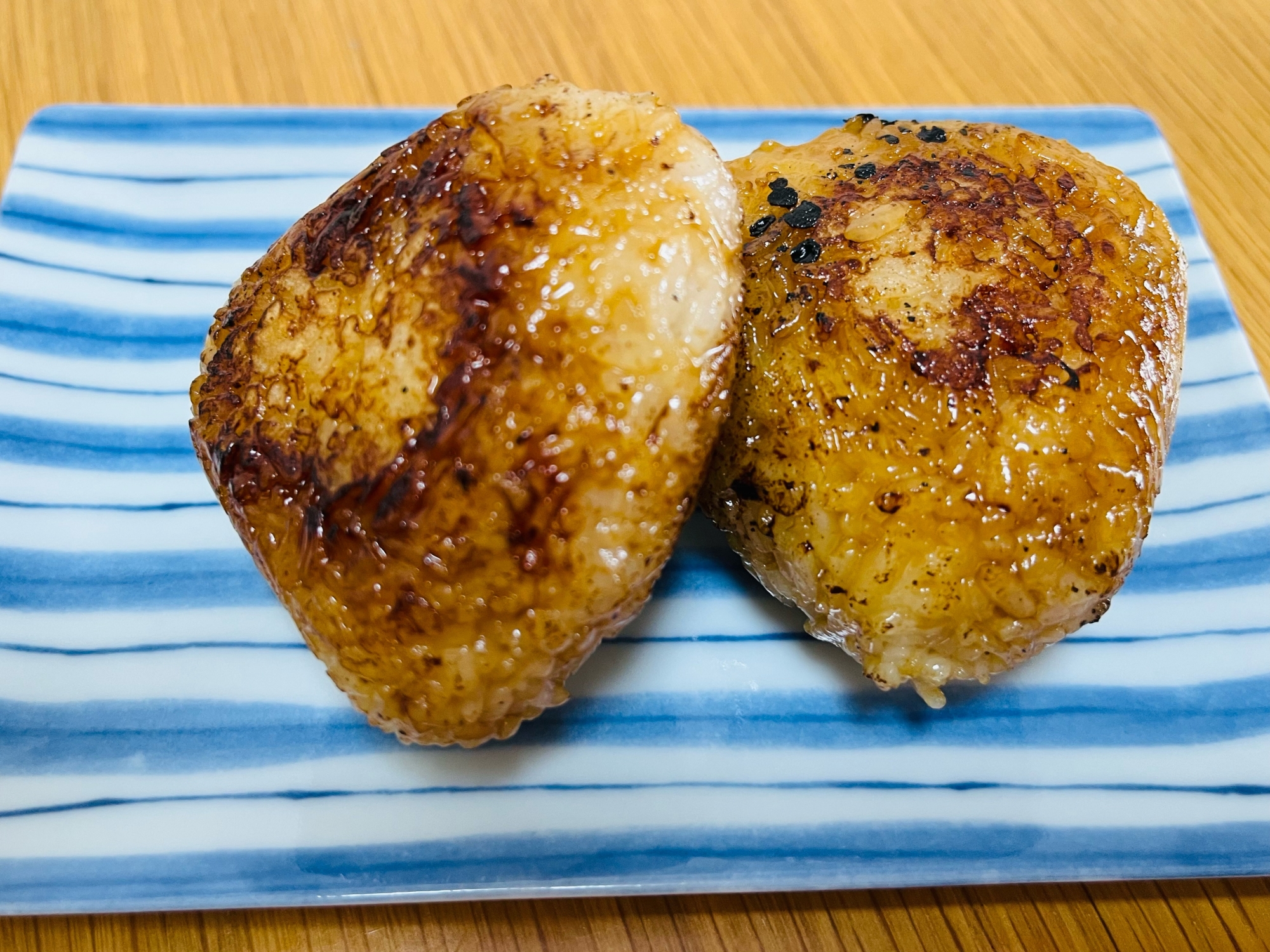 キャンプ飯の定番♡香ばし〜い！焼きおにぎり