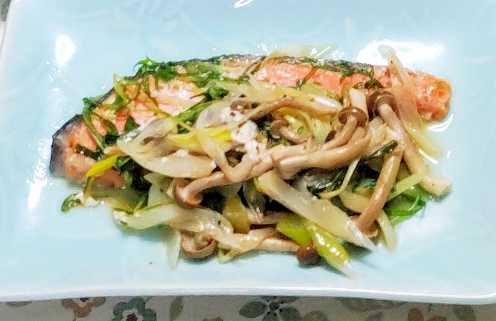 簡単!塩鮭と残り野菜のレンジ蒸し
