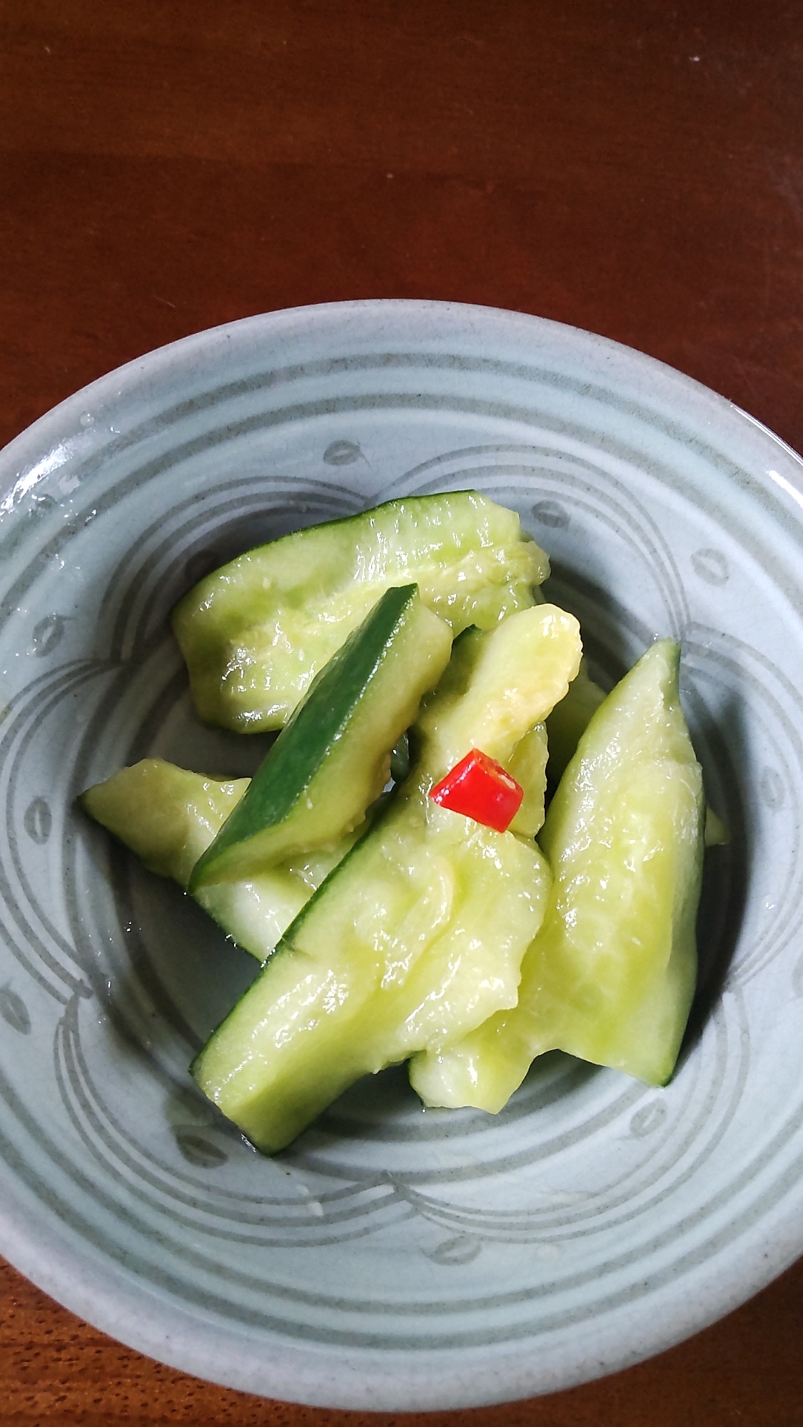いくらでも食べれる叩きキュウリの甘酢漬け