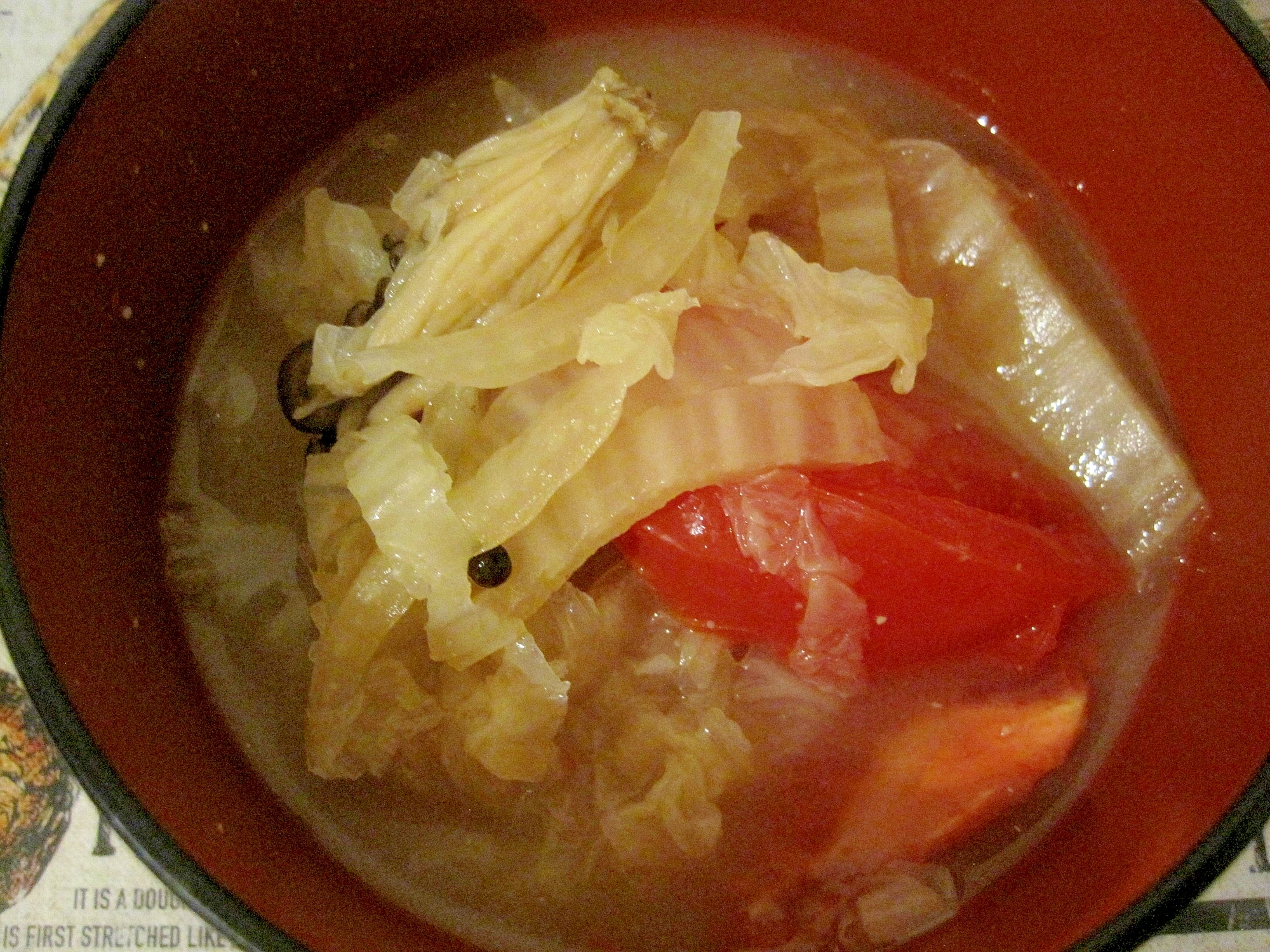 白菜とフルーツトマトの味噌汁