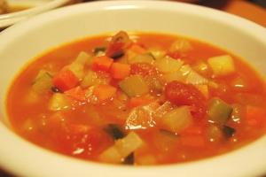 野菜たっぷりのトマトコンソメスープ レシピ 作り方 By ゆーたらう 楽天レシピ