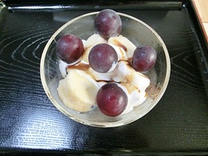 ヨーグルトチョコフルーツパフェ気分