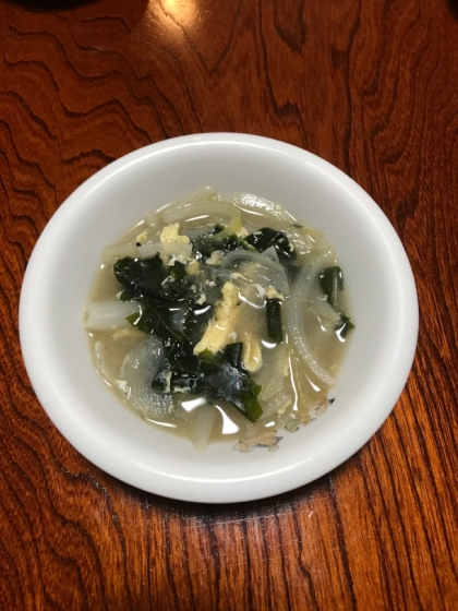 玉ねぎとワカメの コンソメ卵スープ レシピ 作り方 By アボカドプリン 楽天レシピ