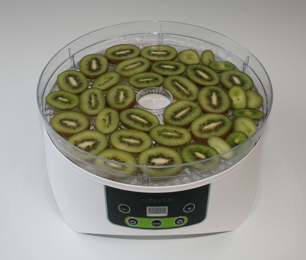 完全栄養☆皮ごと食べる☆食品乾燥機でドライキウイ レシピ・作り方 by