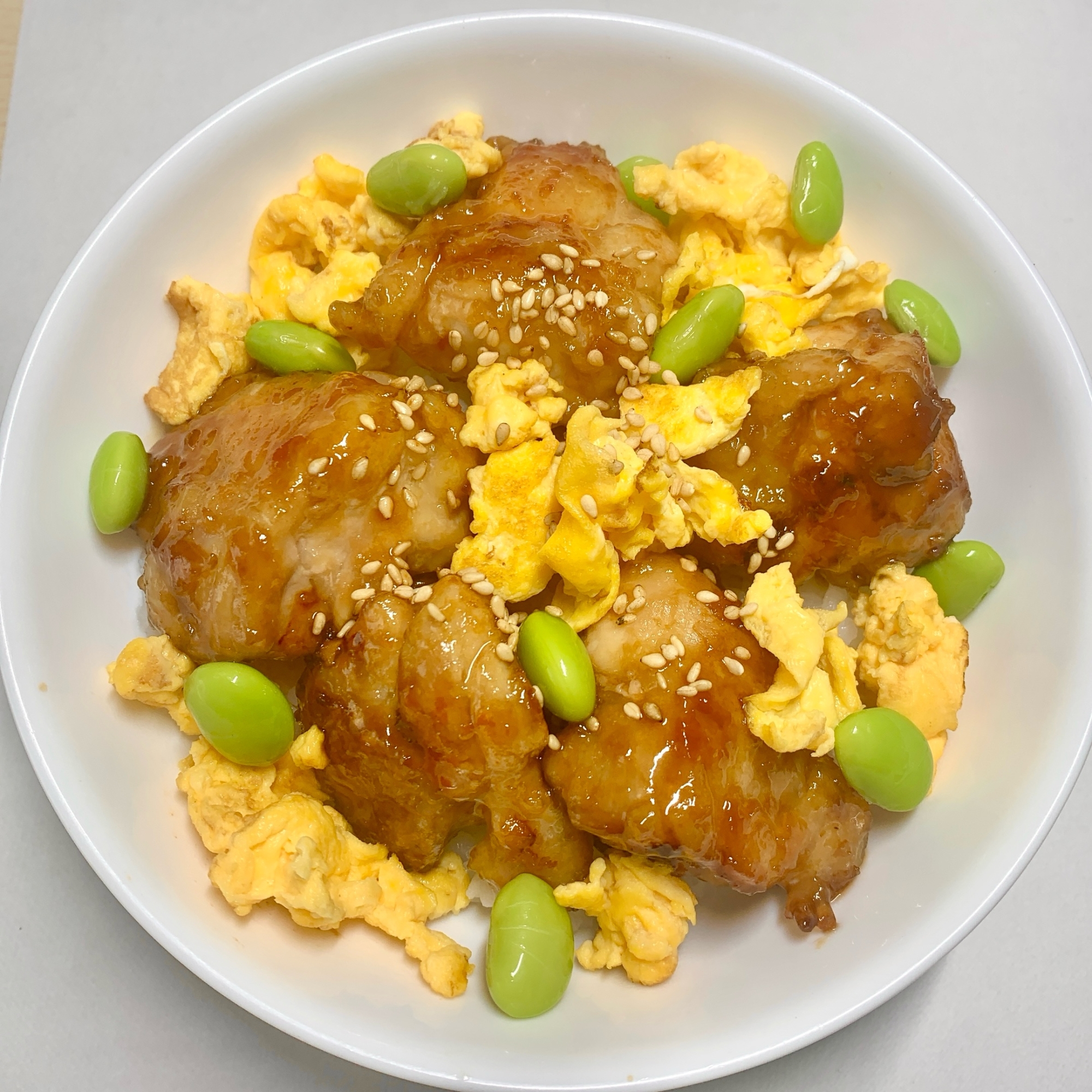 枝豆と卵と鶏肉の照り焼き丼