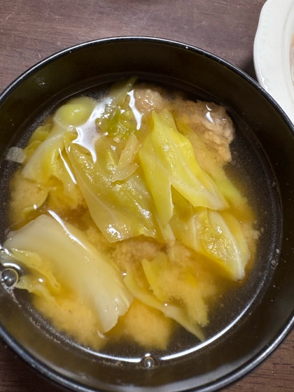 じゃがいもとキャベツのみそ汁