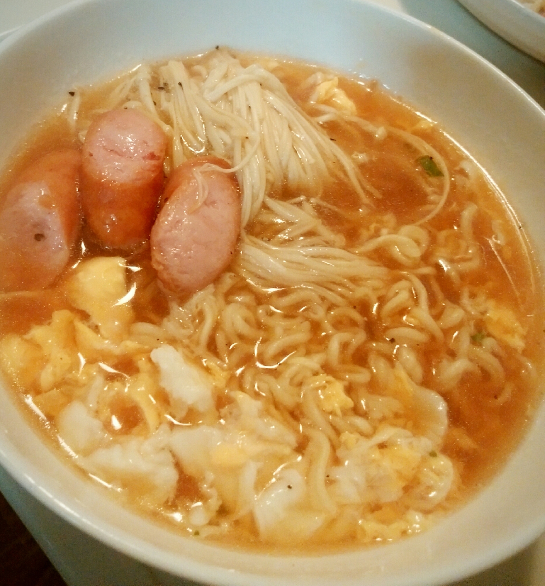 ふわふわたまごとえのきのラーメン